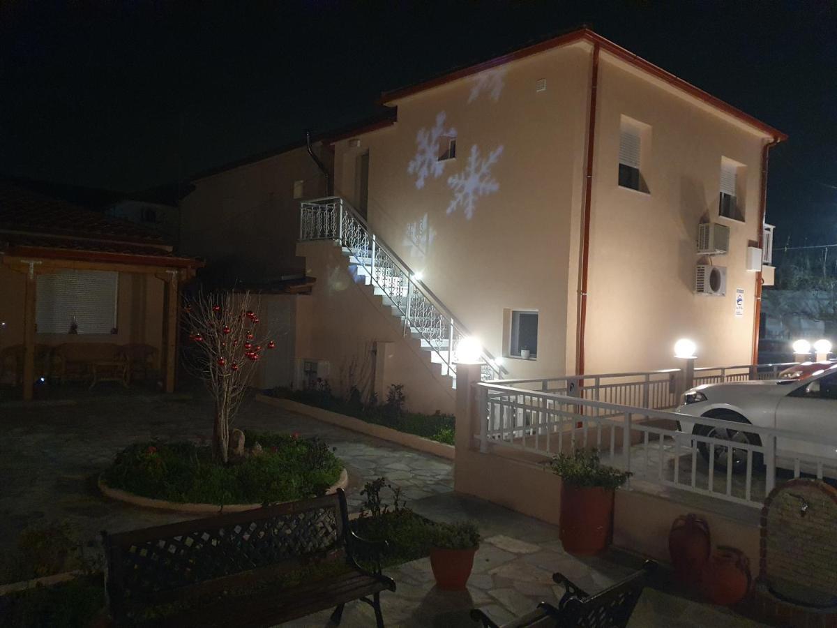 Casa Al Mare 2 Daire Peraía Dış mekan fotoğraf